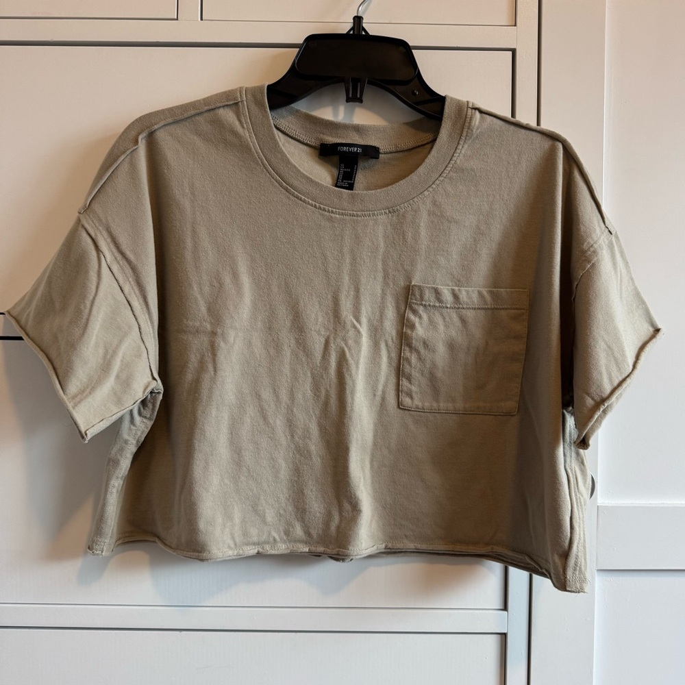 Forever 21 cropped tee